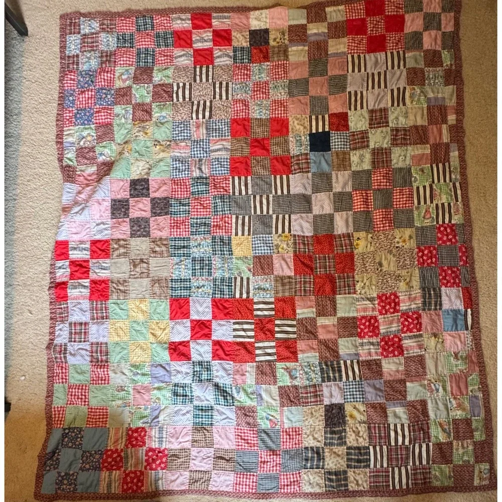 Vintage Handmade Patchwork Quilt Floral Border Cottage Farmhouse Throw